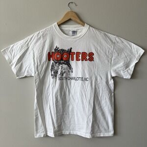 Vtg Hooters T-Shirt South Charlotte NC Delightfully Tacky, Yet Unrefined Size L